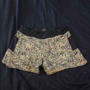 Athleta Green and Black Athletic Shorts Lightweight and Comfortable